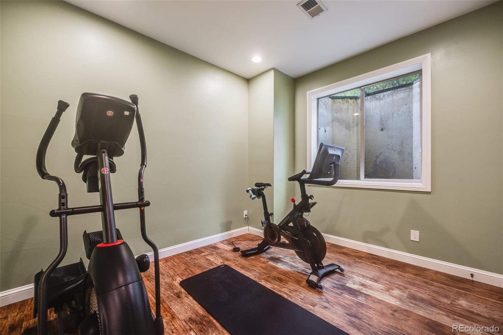 MLS Image #36 for 2362  spruce way,denver, Colorado