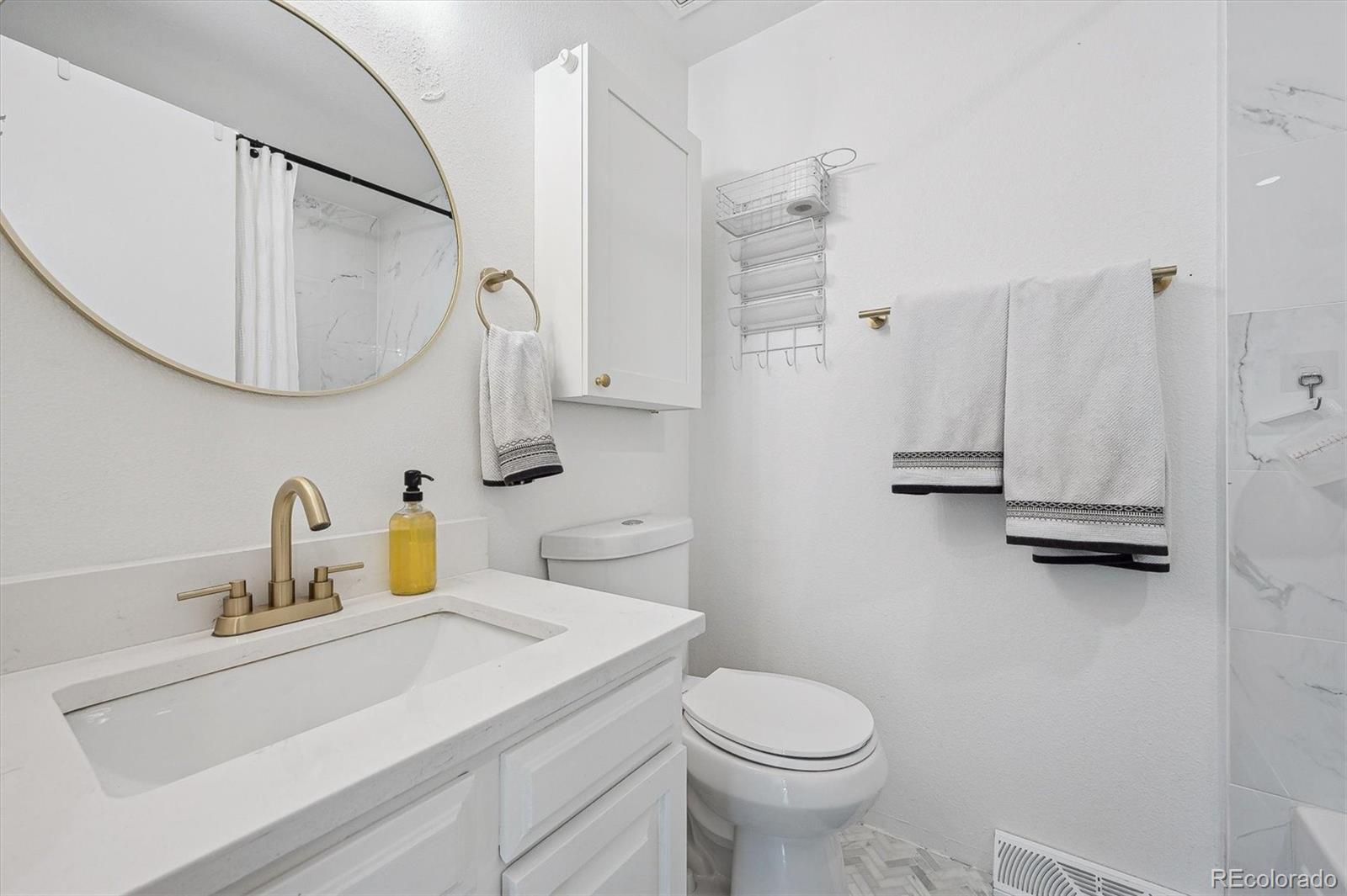 MLS Image #17 for 8981 e amherst drive,denver, Colorado