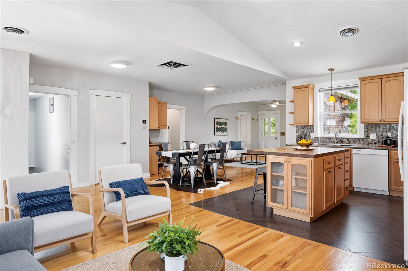 MLS Image #14 for 3321  stuart street,denver, Colorado