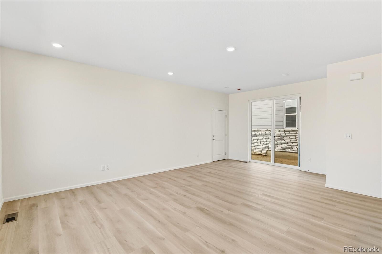 MLS Image #5 for 5242  denali boulevard,aurora, Colorado
