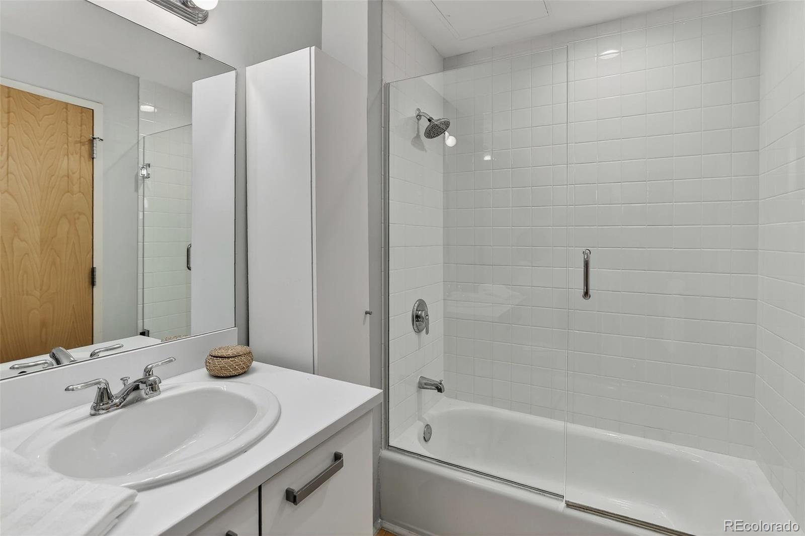 MLS Image #13 for 3100  huron street 4n,denver, Colorado