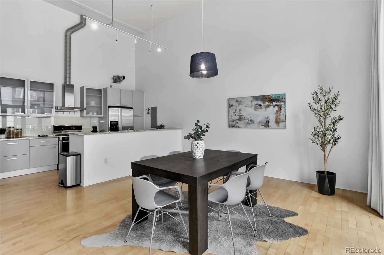 MLS Image #3 for 3100  huron street 4n,denver, Colorado