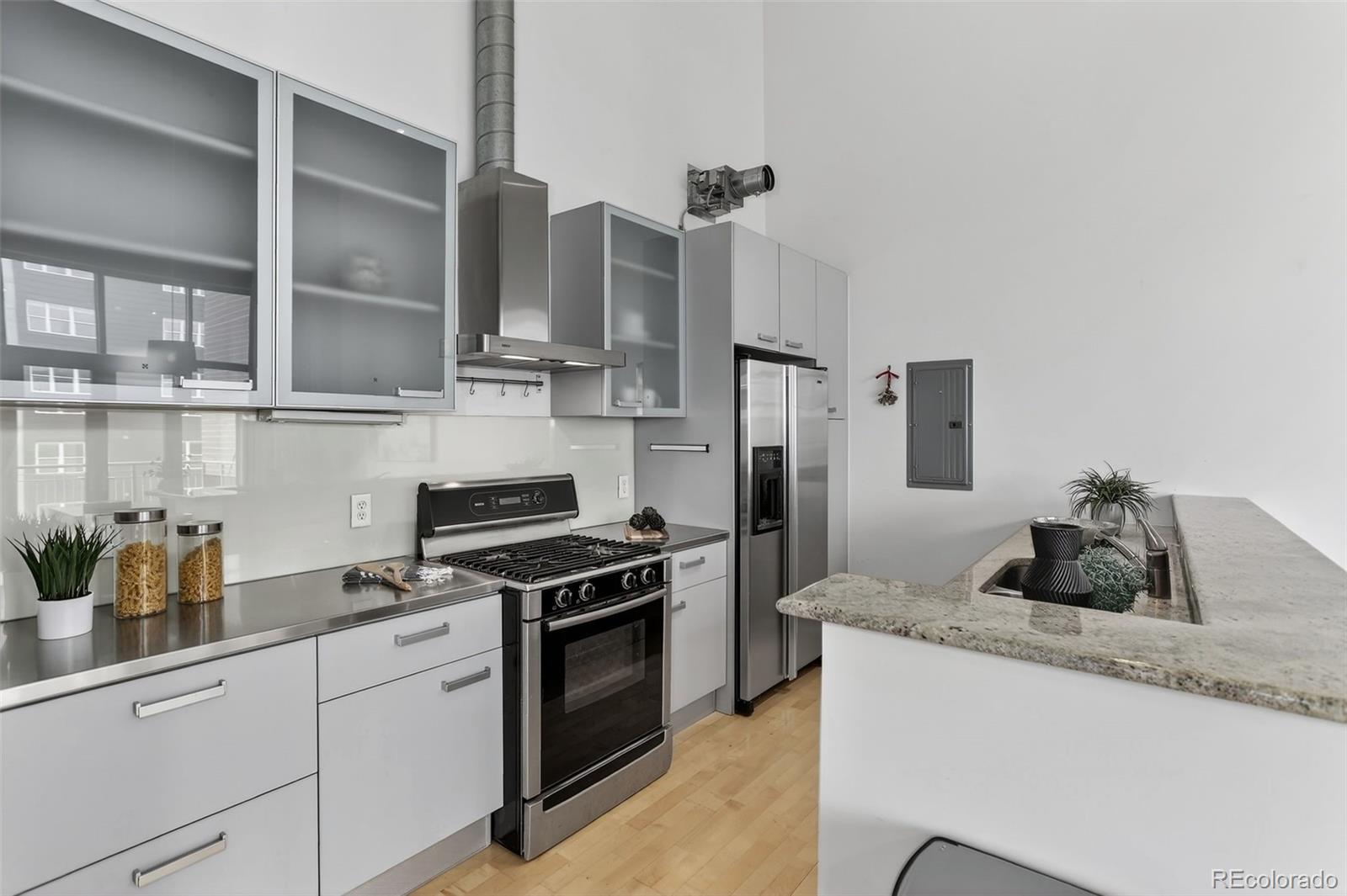 MLS Image #6 for 3100  huron street 4n,denver, Colorado