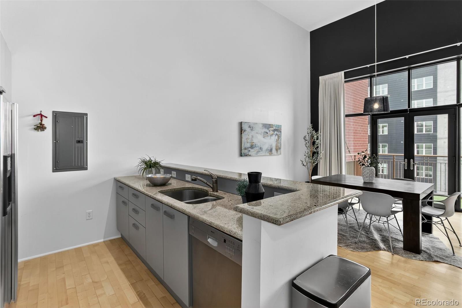 MLS Image #7 for 3100  huron street 4n,denver, Colorado