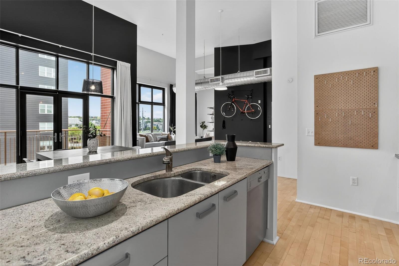 MLS Image #8 for 3100  huron street 4n,denver, Colorado