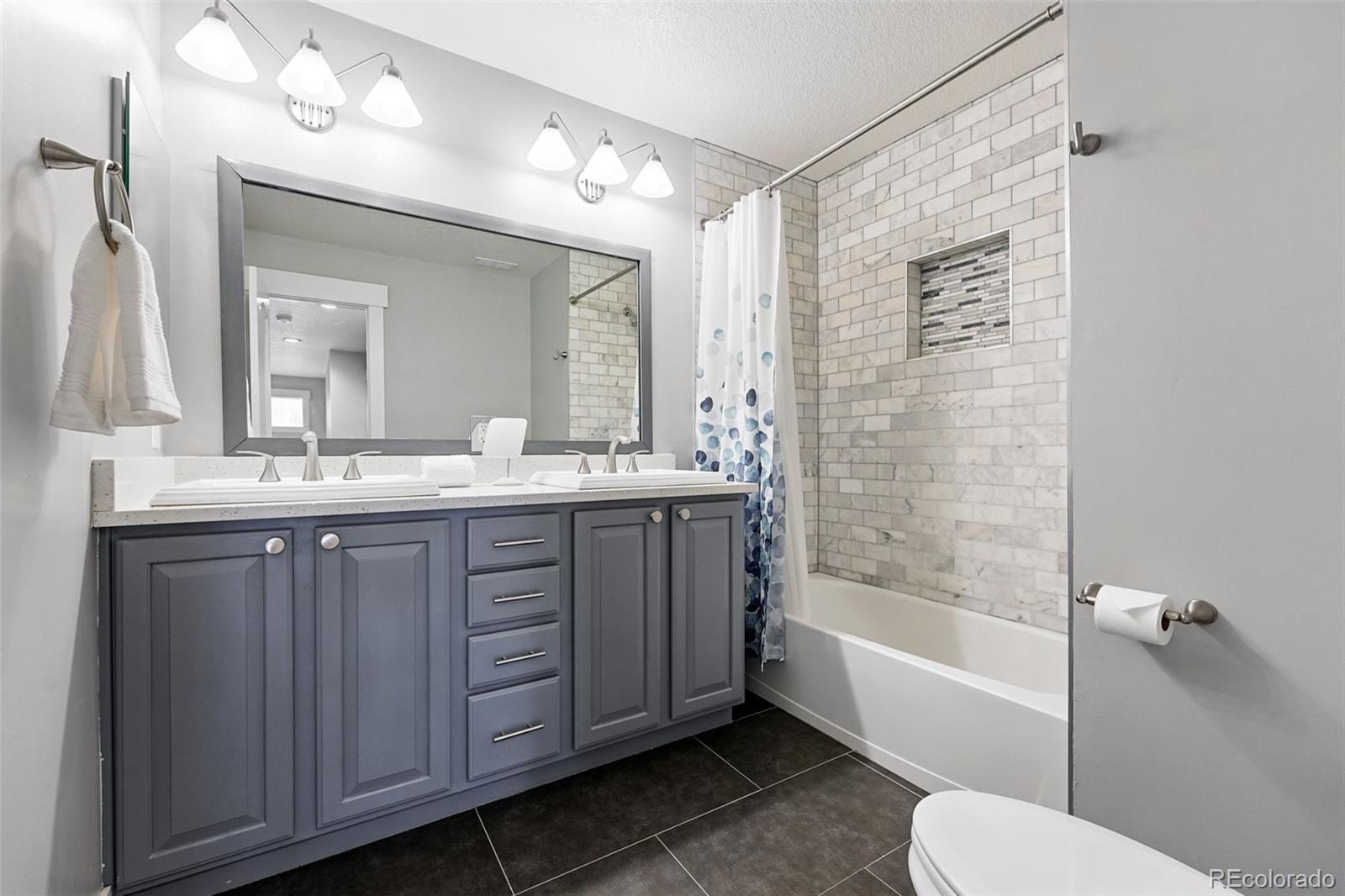 MLS Image #31 for 8276 e 28th drive,denver, Colorado