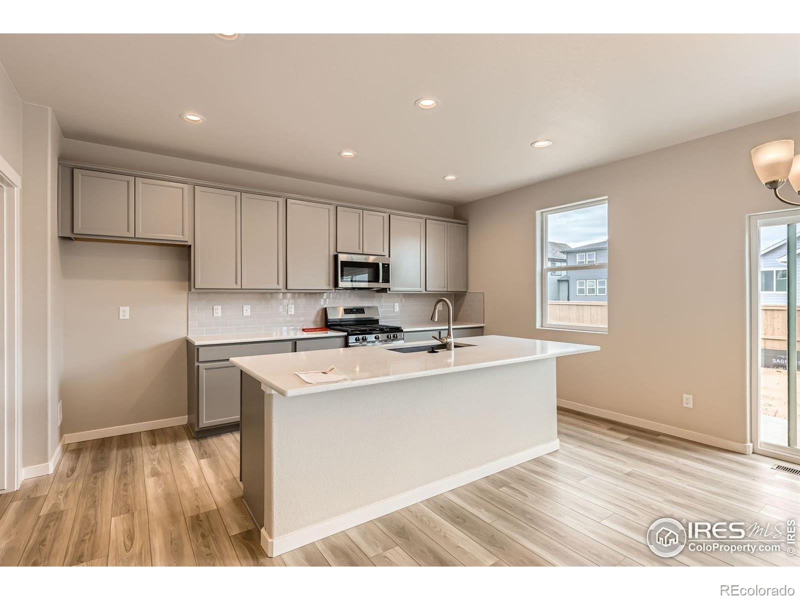 MLS Image #5 for 793  griffith street,lochbuie, Colorado