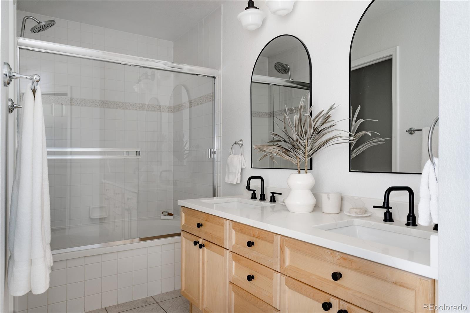 MLS Image #33 for 4500 e louisiana avenue,denver, Colorado