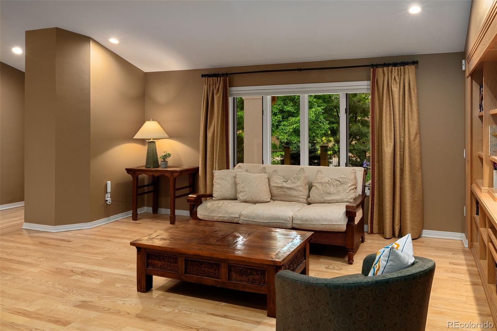 MLS Image #11 for 250 s dahlia street,denver, Colorado
