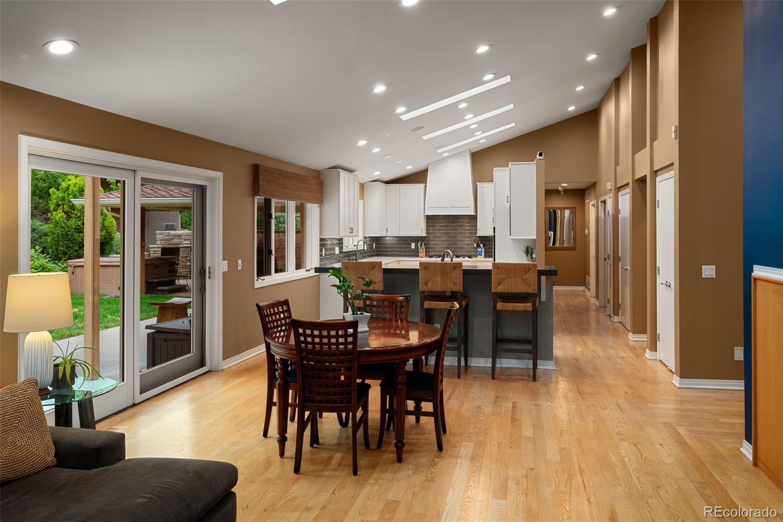 MLS Image #17 for 250 s dahlia street,denver, Colorado