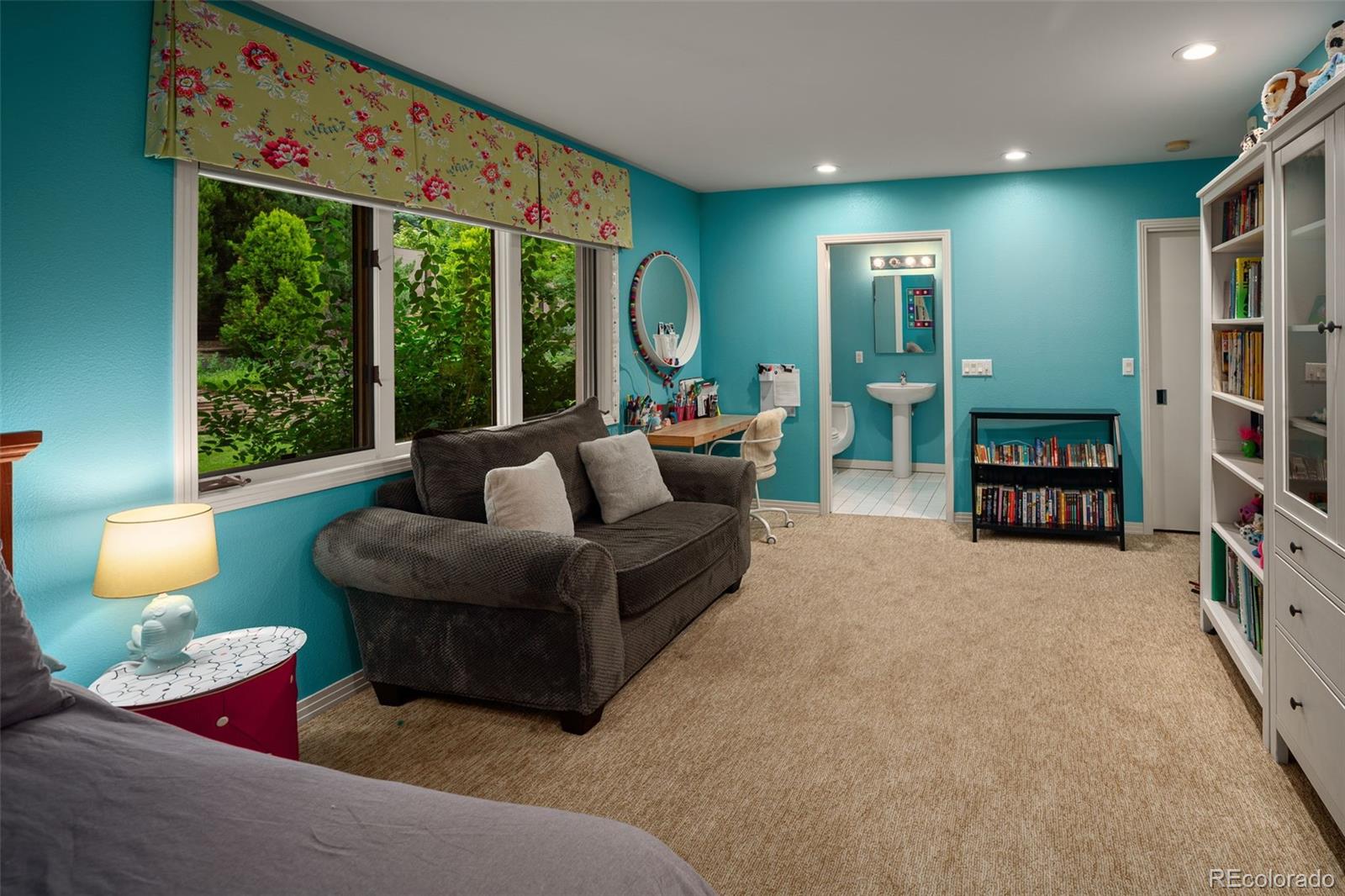 MLS Image #37 for 250 s dahlia street,denver, Colorado