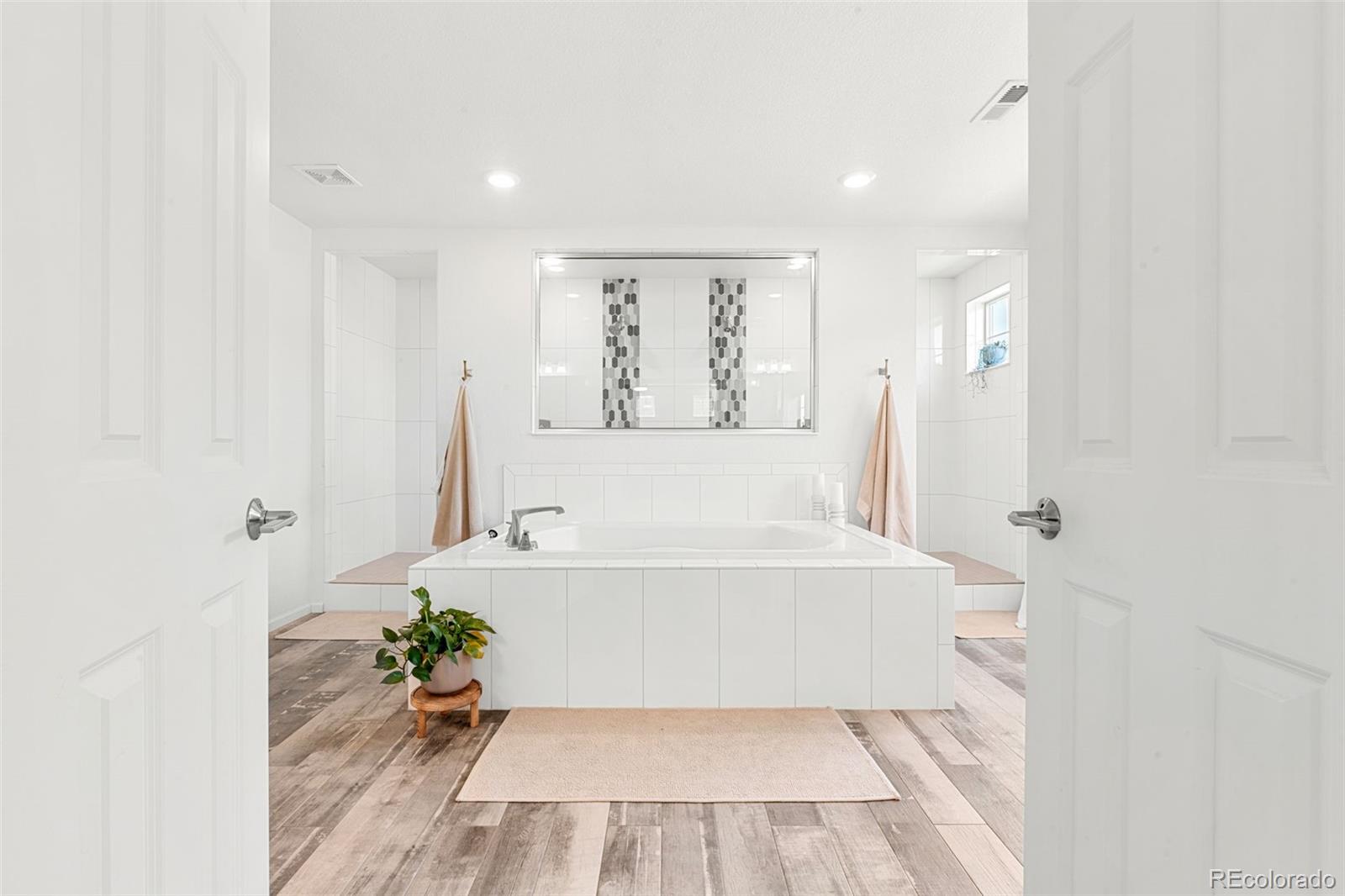 MLS Image #18 for 4960  malaya street,denver, Colorado