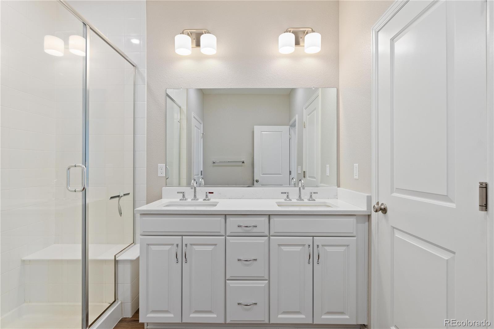 MLS Image #10 for 27639 e 7th lane,aurora, Colorado