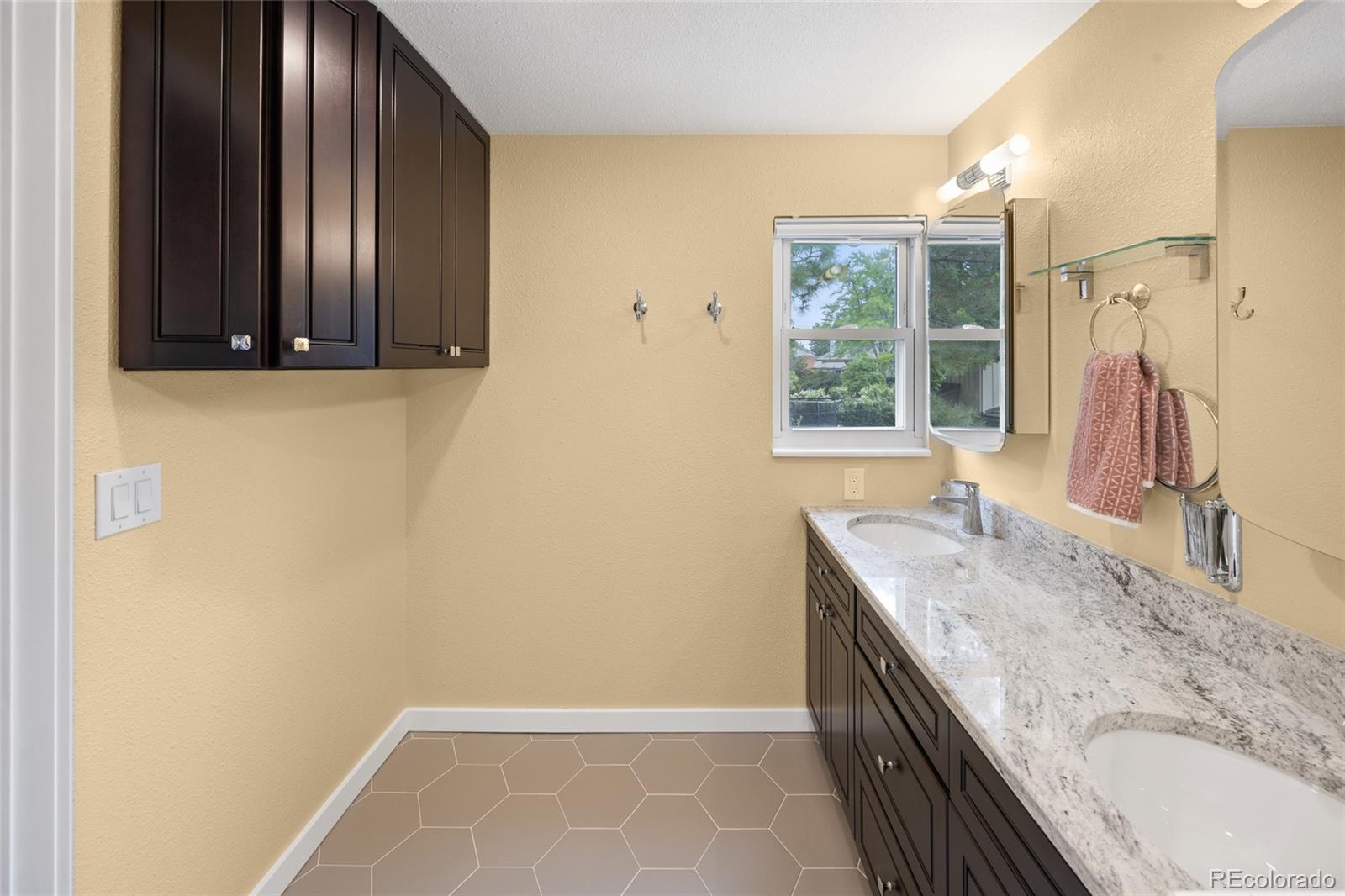 MLS Image #28 for 11035 e berry avenue,englewood, Colorado