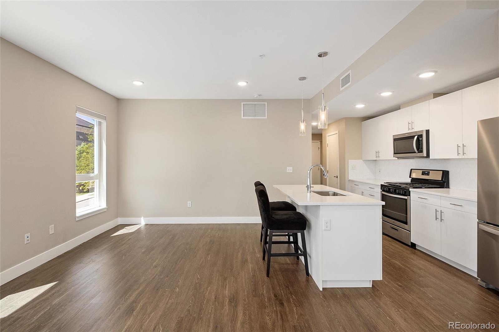 MLS Image #5 for 2374 s university boulevard,denver, Colorado