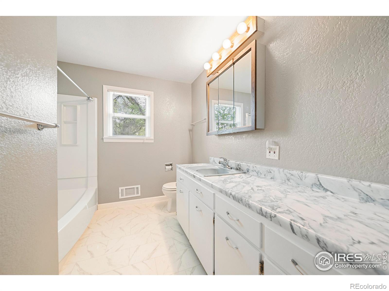 MLS Image #9 for 910  carol street,fort morgan, Colorado