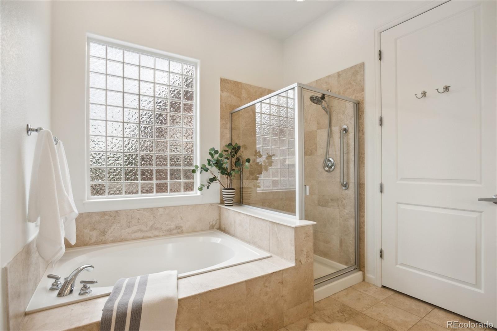 MLS Image #20 for 2100 n humboldt street 302,denver, Colorado
