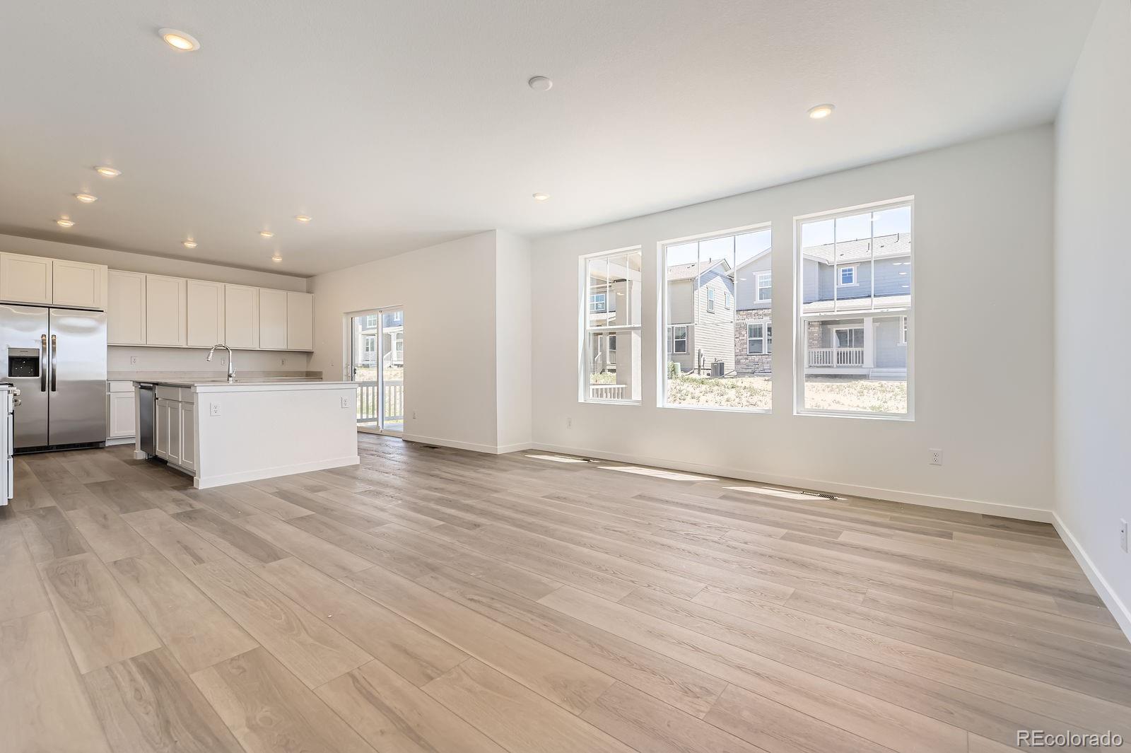 CMA Image for 656 n clubview street,Watkins, Colorado