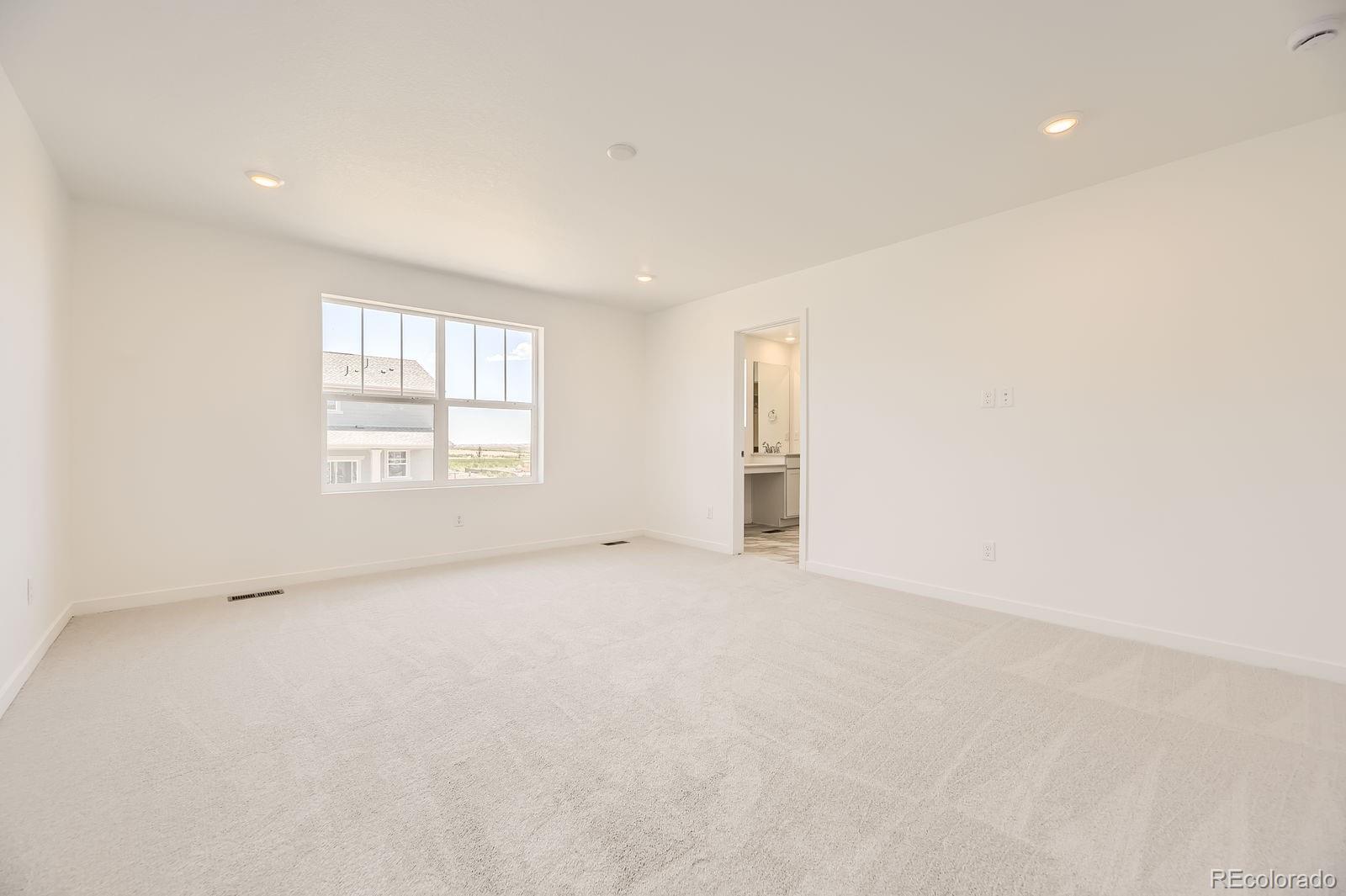 MLS Image #6 for 656 n clubview street,watkins, Colorado