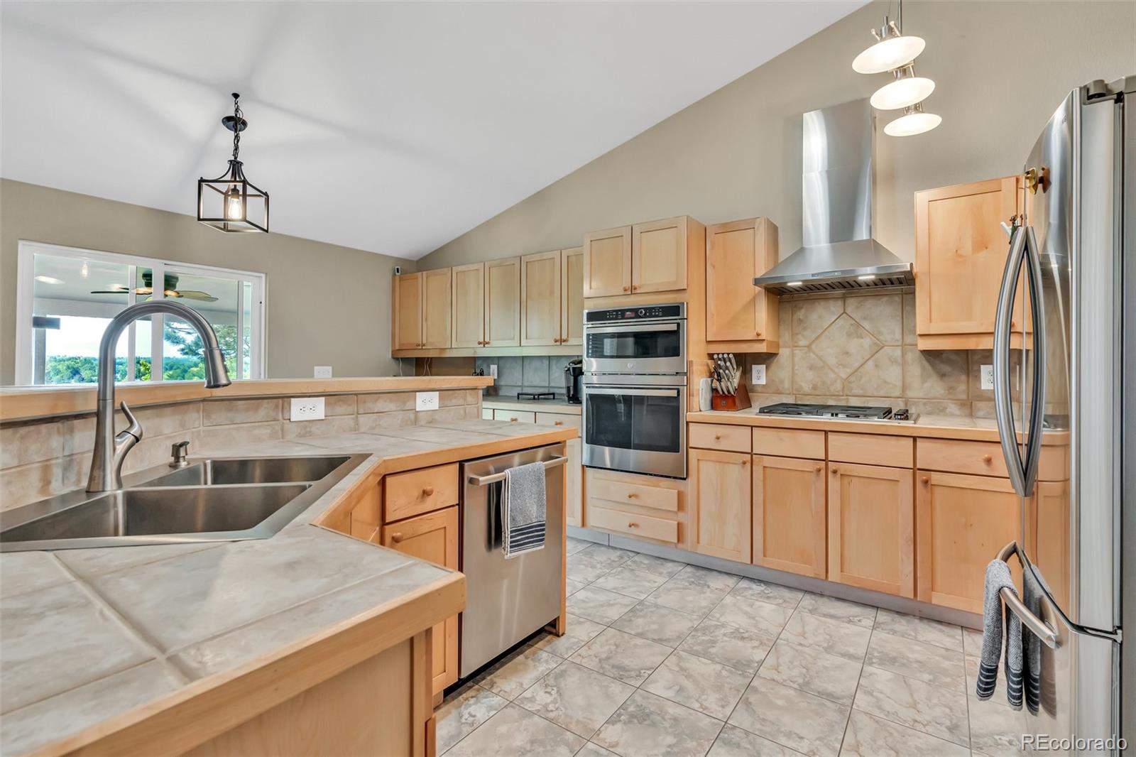 MLS Image #10 for 10877 w 55th lane,arvada, Colorado