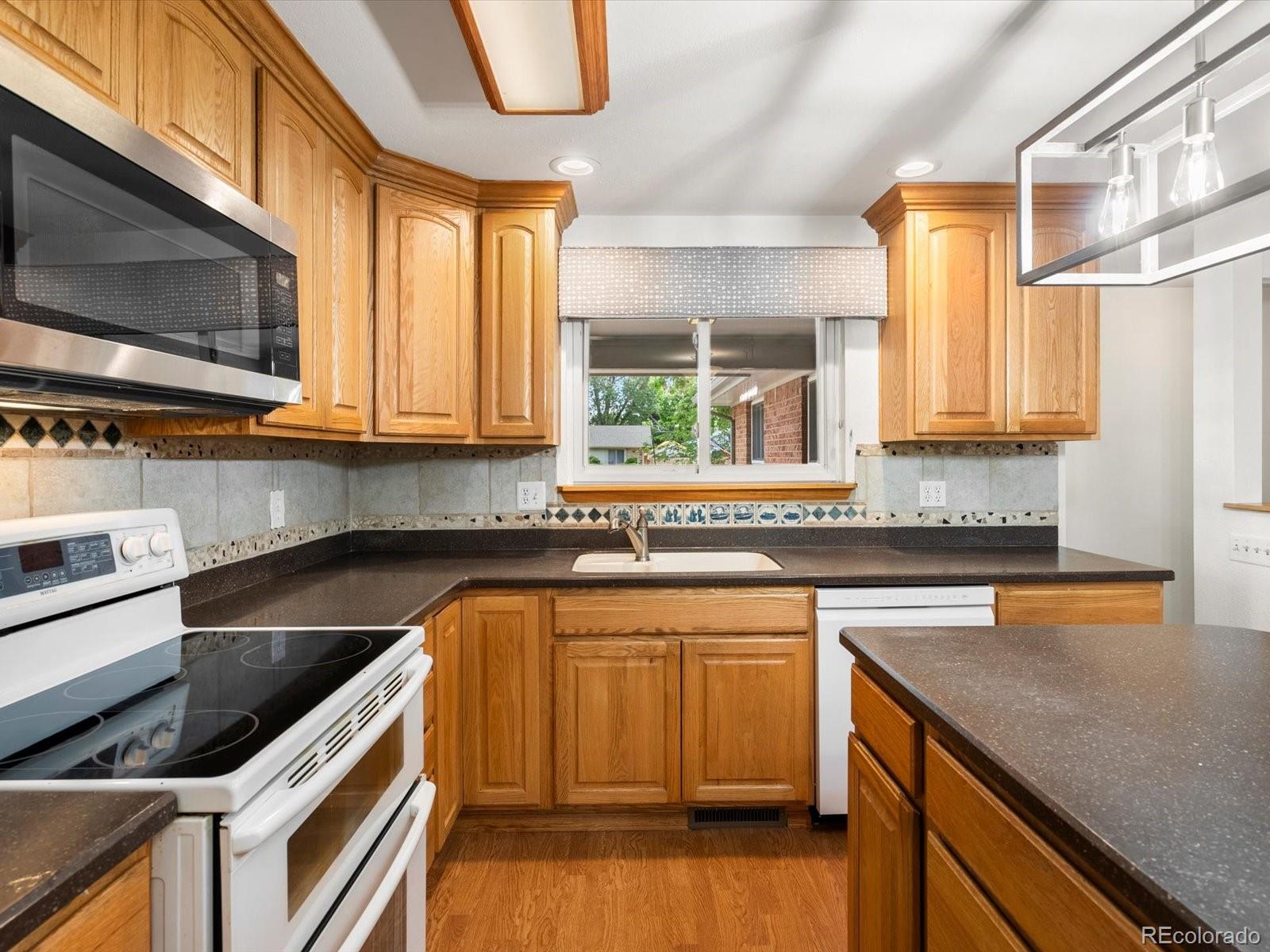 MLS Image #6 for 945  emerald street,broomfield, Colorado