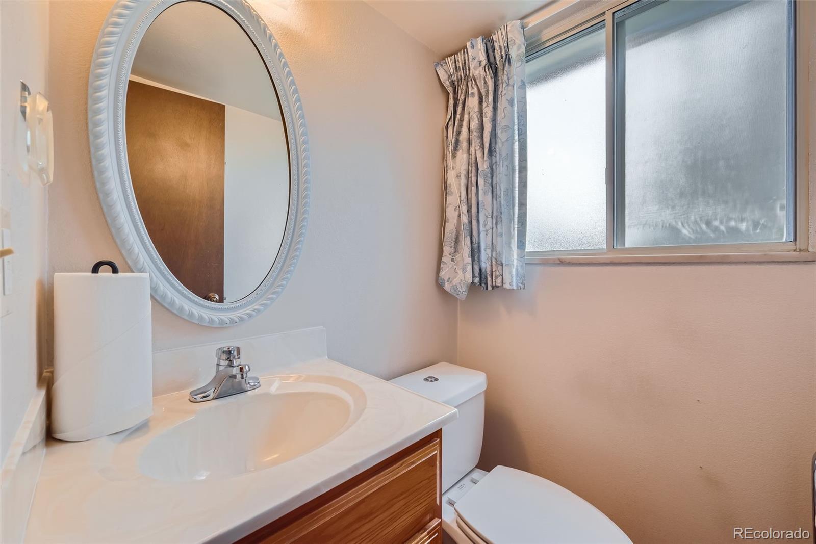 MLS Image #11 for 7700 e oxford avenue,denver, Colorado