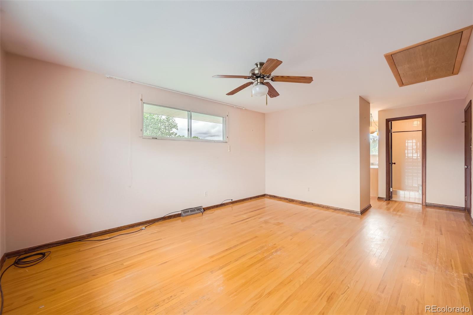MLS Image #13 for 7700 e oxford avenue,denver, Colorado
