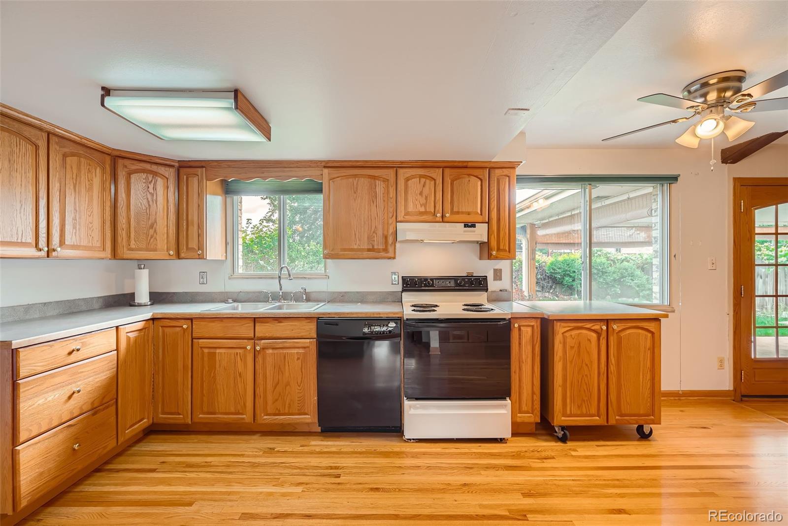 MLS Image #8 for 7700 e oxford avenue,denver, Colorado