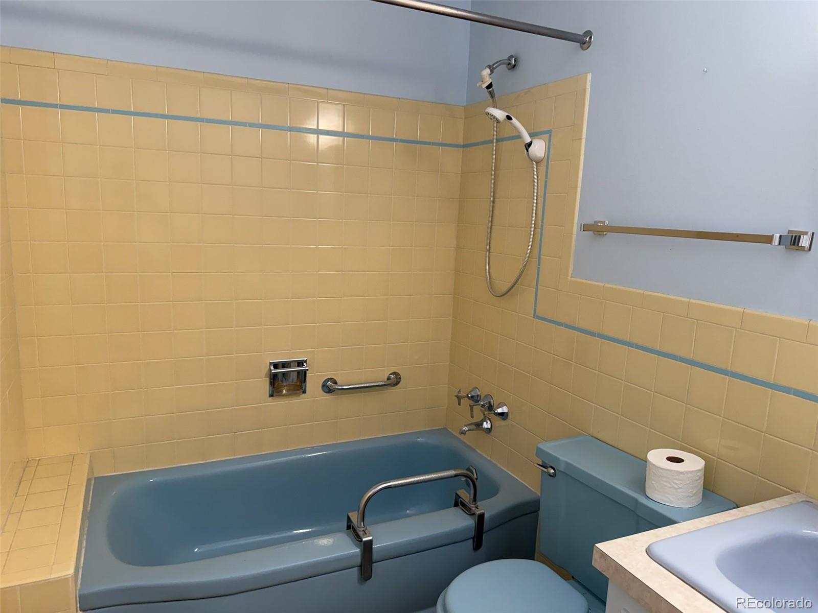 MLS Image #13 for 707 w briarwood avenue,littleton, Colorado