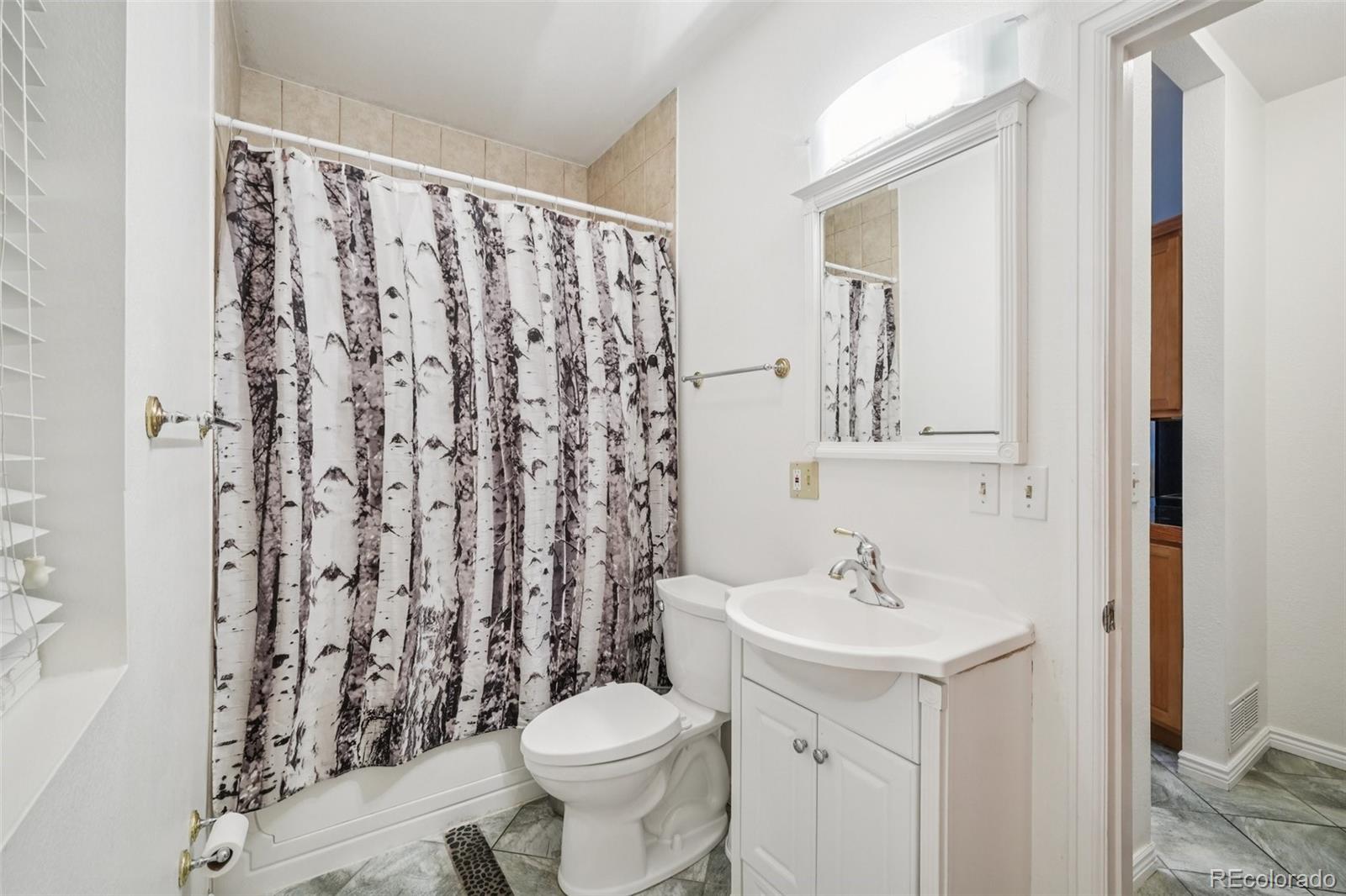 MLS Image #22 for 2203 s lincoln street,denver, Colorado