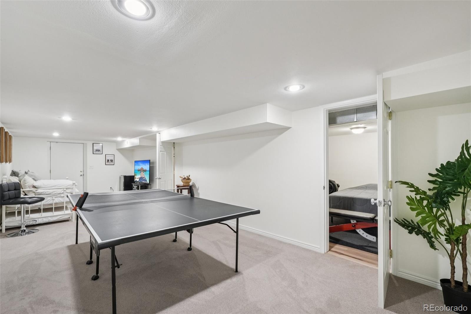 MLS Image #29 for 2203 s lincoln street,denver, Colorado
