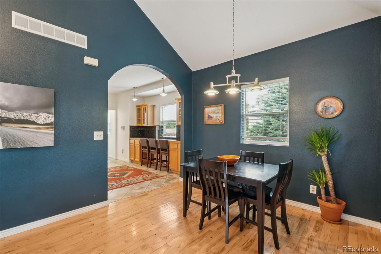 MLS Image #7 for 2203 s lincoln street,denver, Colorado