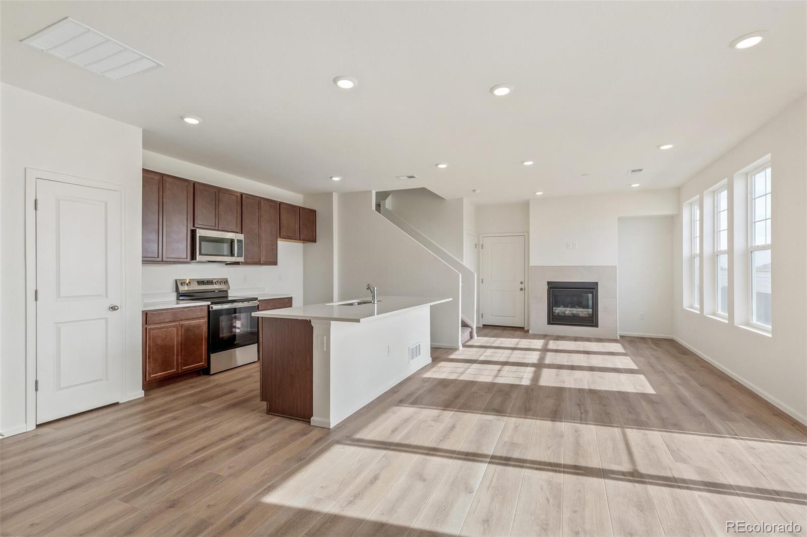 MLS Image #1 for 28636 e 6th place,watkins, Colorado