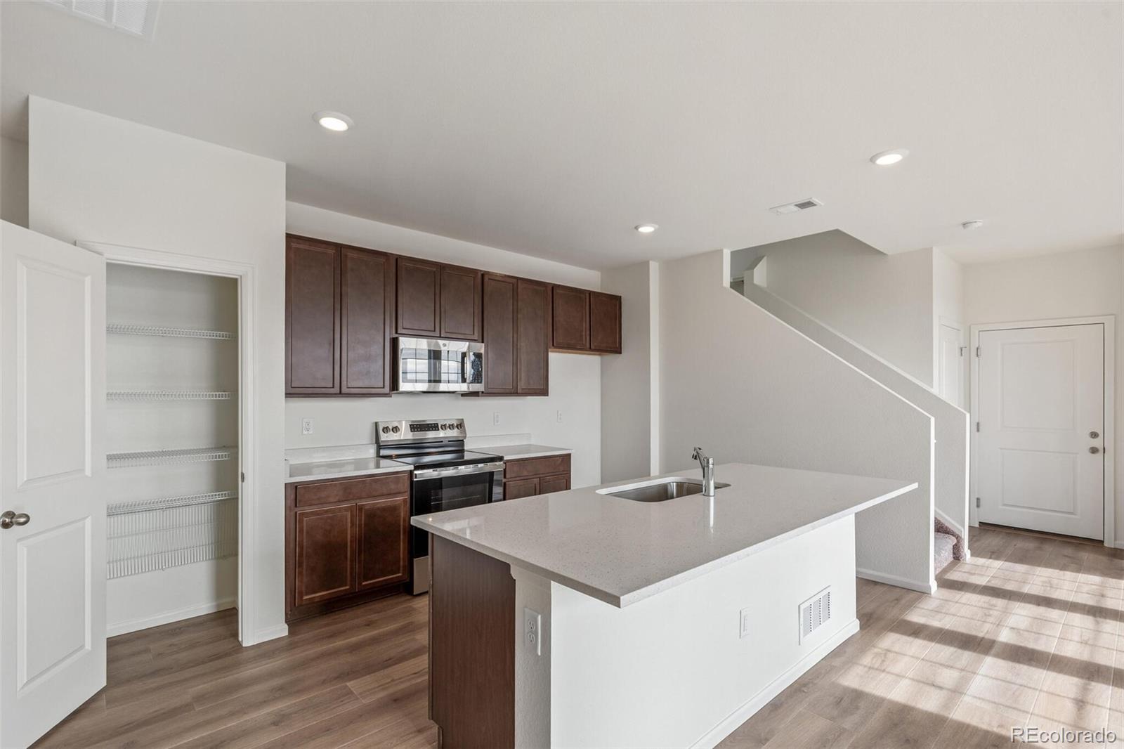 MLS Image #10 for 28636 e 6th place,watkins, Colorado