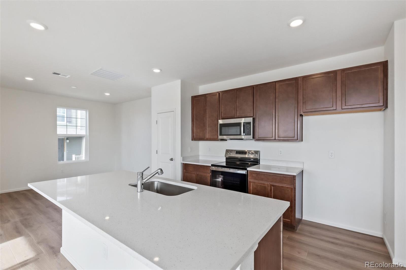 MLS Image #12 for 28636 e 6th place,watkins, Colorado