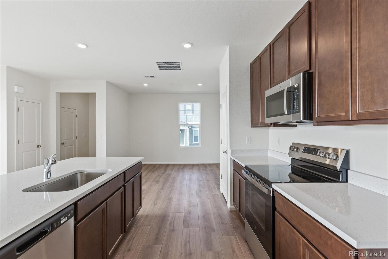 MLS Image #13 for 28636 e 6th place,watkins, Colorado