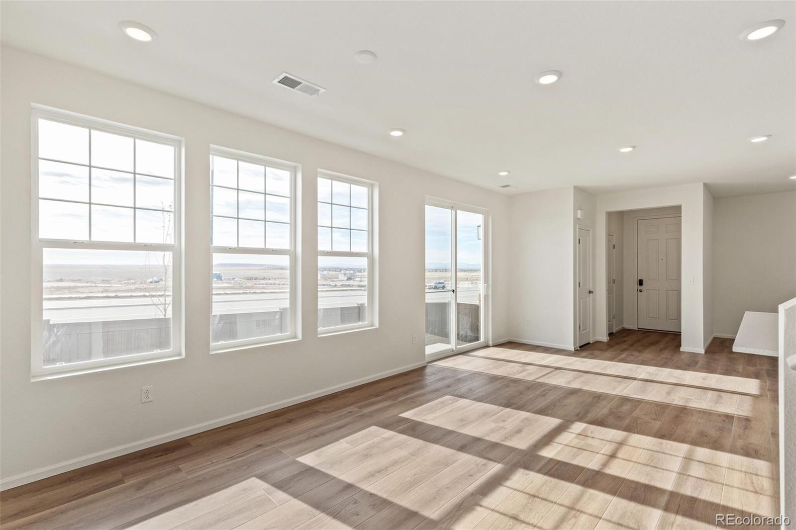 MLS Image #3 for 28636 e 6th place,watkins, Colorado