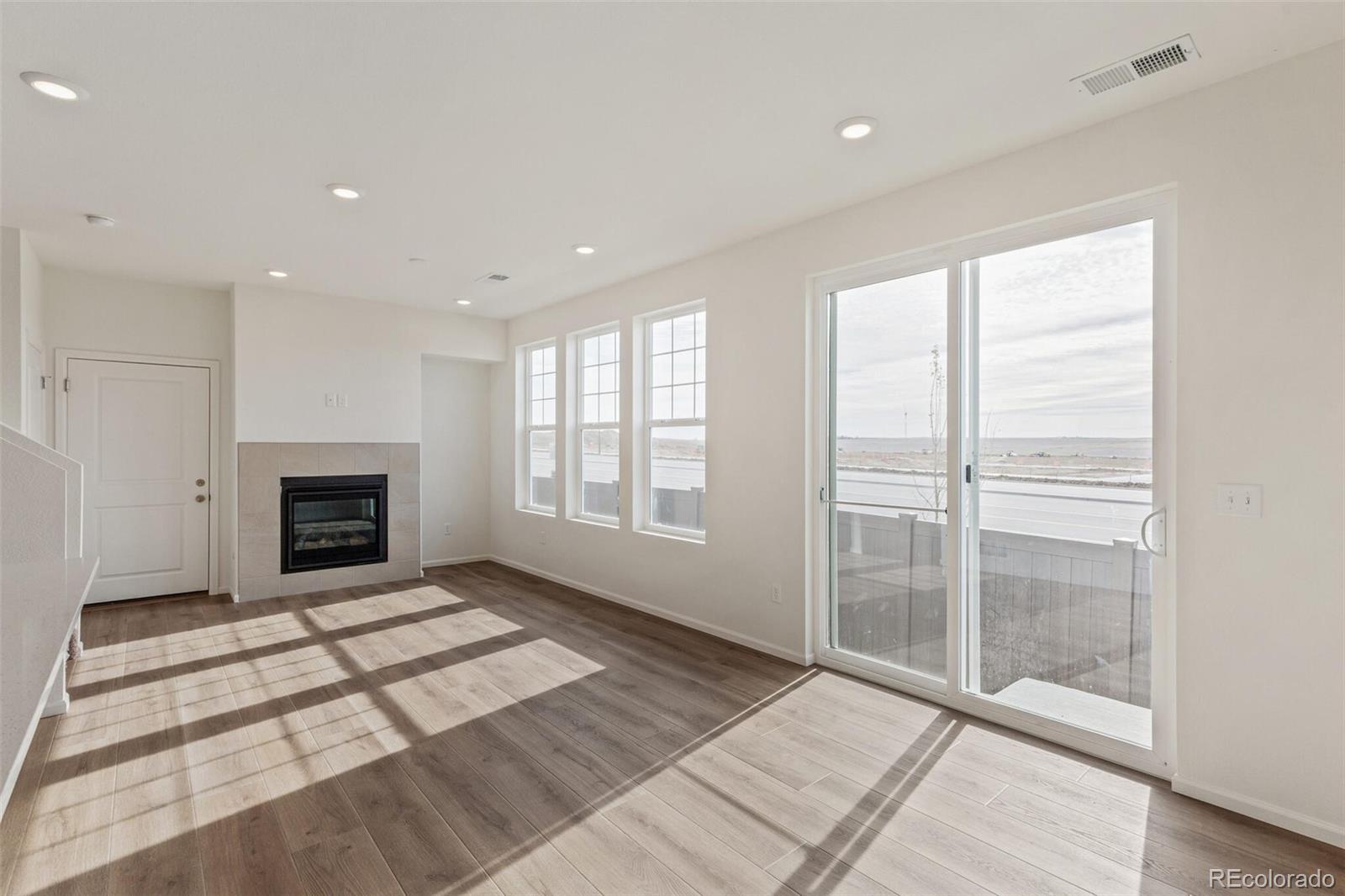 MLS Image #4 for 28636 e 6th place,watkins, Colorado
