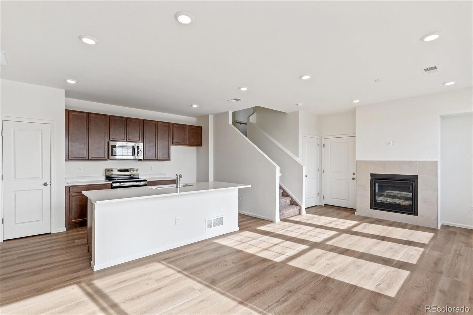 MLS Image #7 for 28636 e 6th place,watkins, Colorado