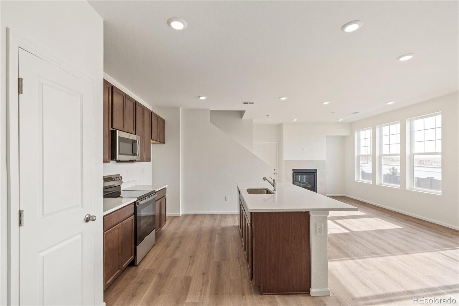 MLS Image #8 for 28636 e 6th place,watkins, Colorado