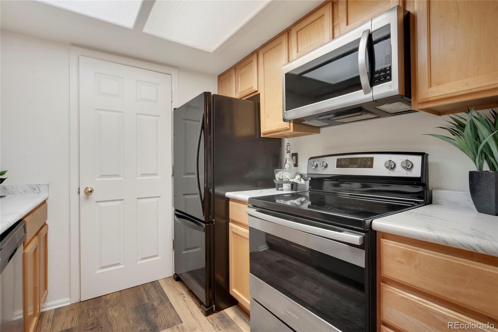 MLS Image #11 for 9160 e arbor circle,englewood, Colorado