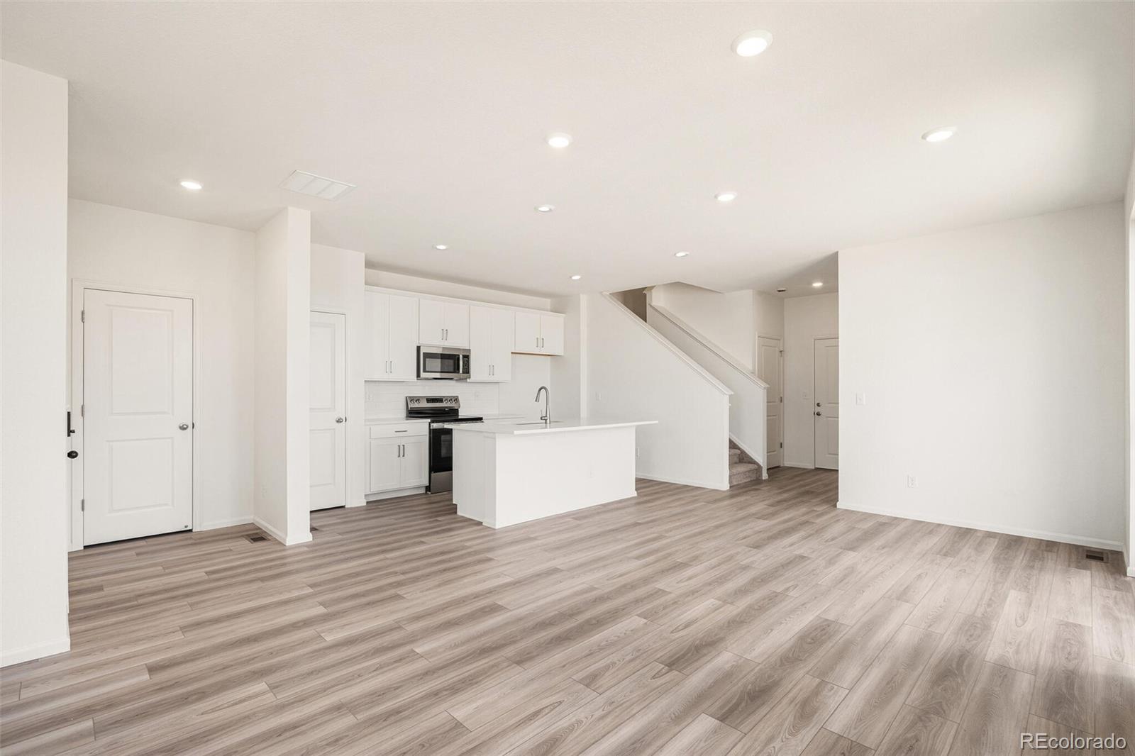 MLS Image #2 for 5233 n elk street,aurora, Colorado
