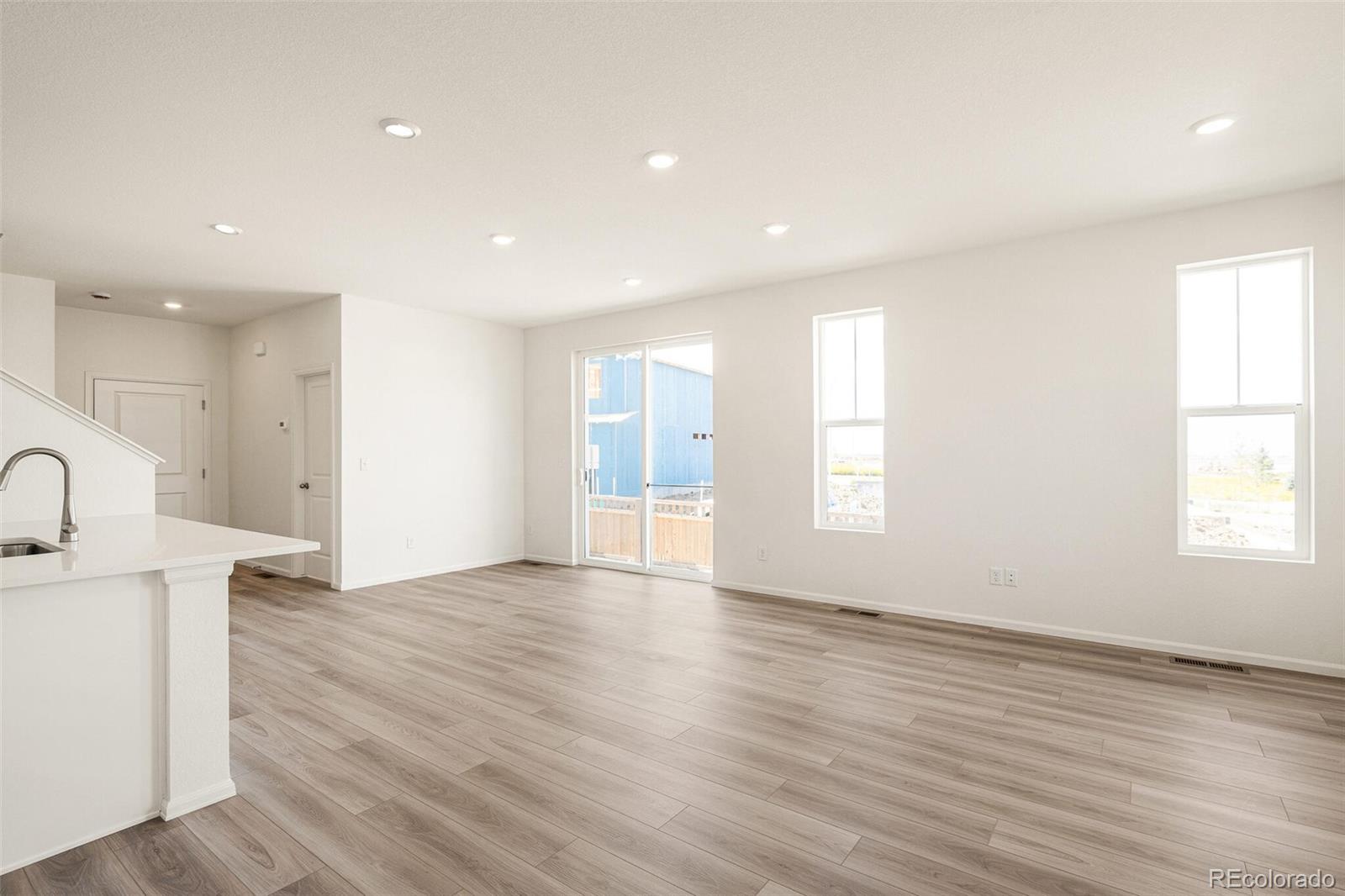 MLS Image #4 for 5233 n elk street,aurora, Colorado