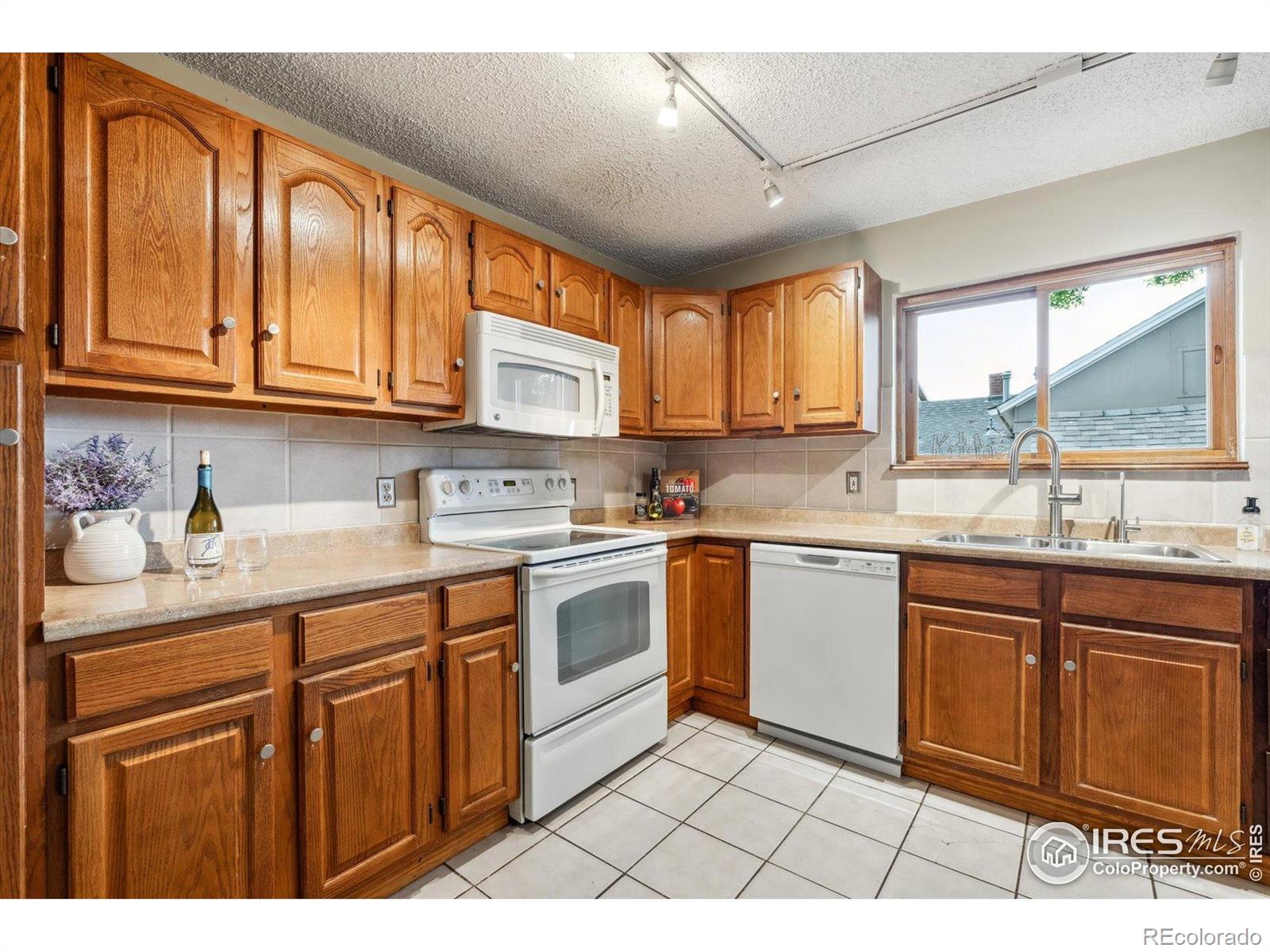 MLS Image #9 for 1101  spruce street,louisville, Colorado