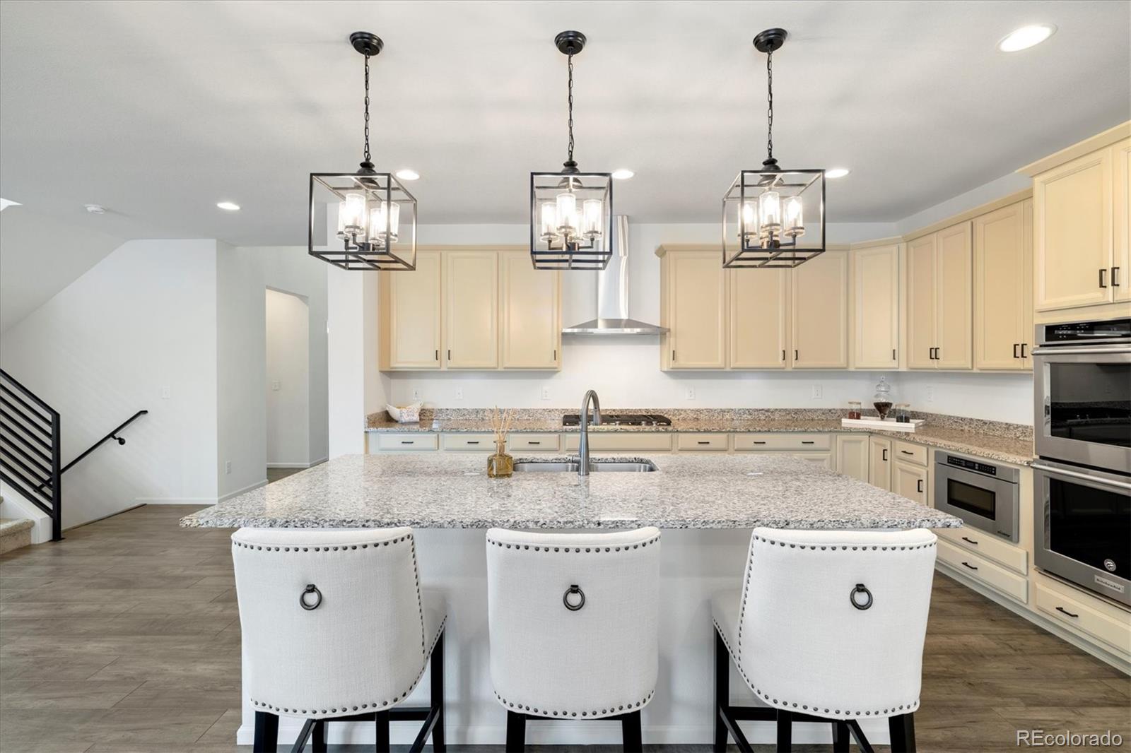 MLS Image #9 for 6692 s robertsdale way,aurora, Colorado