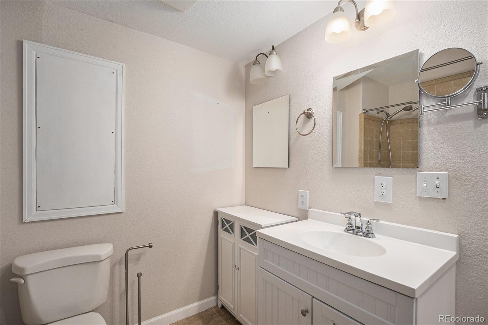 MLS Image #11 for 22002 e irish drive ,aurora, Colorado