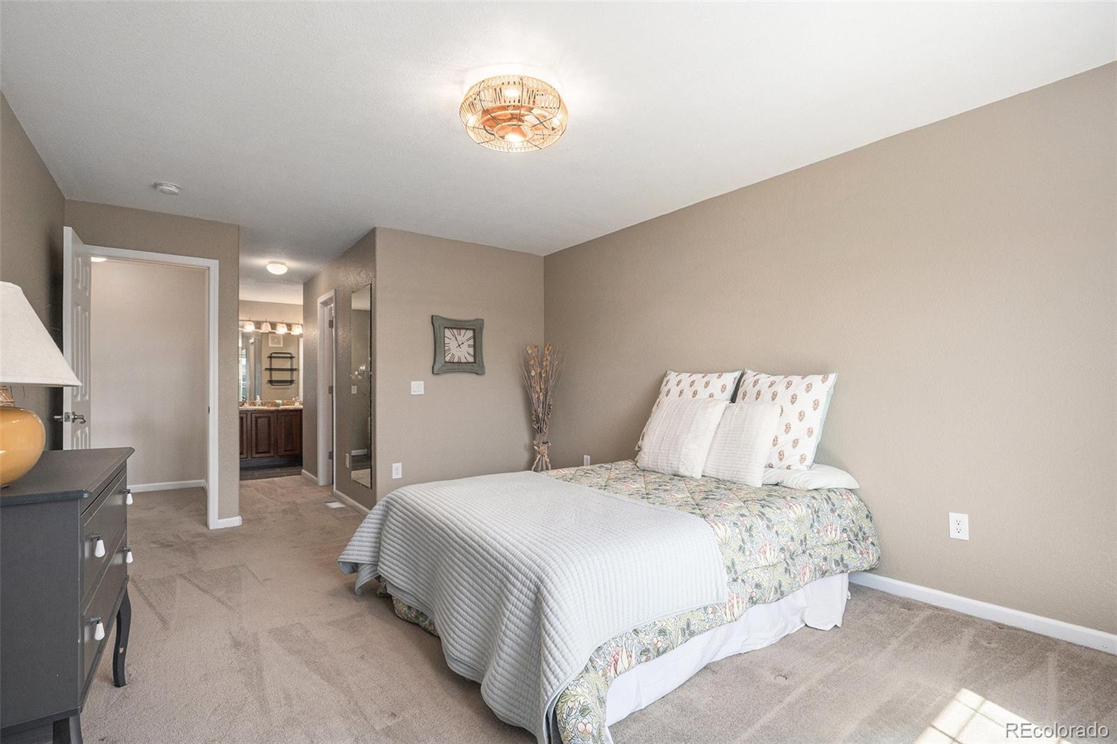 MLS Image #13 for 22002 e irish drive ,aurora, Colorado