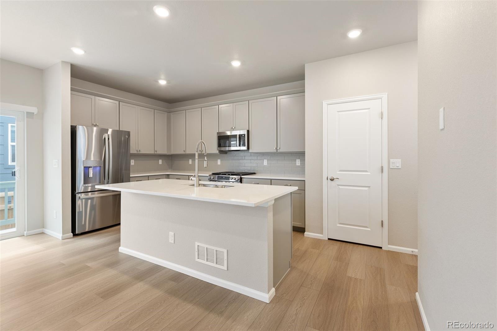 MLS Image #12 for 21011 e 63rd drive,aurora, Colorado