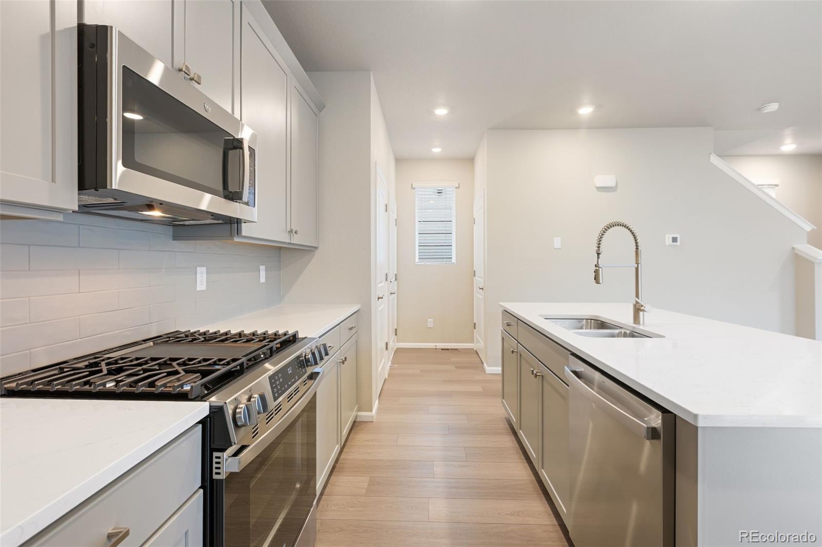 MLS Image #14 for 21011 e 63rd drive,aurora, Colorado