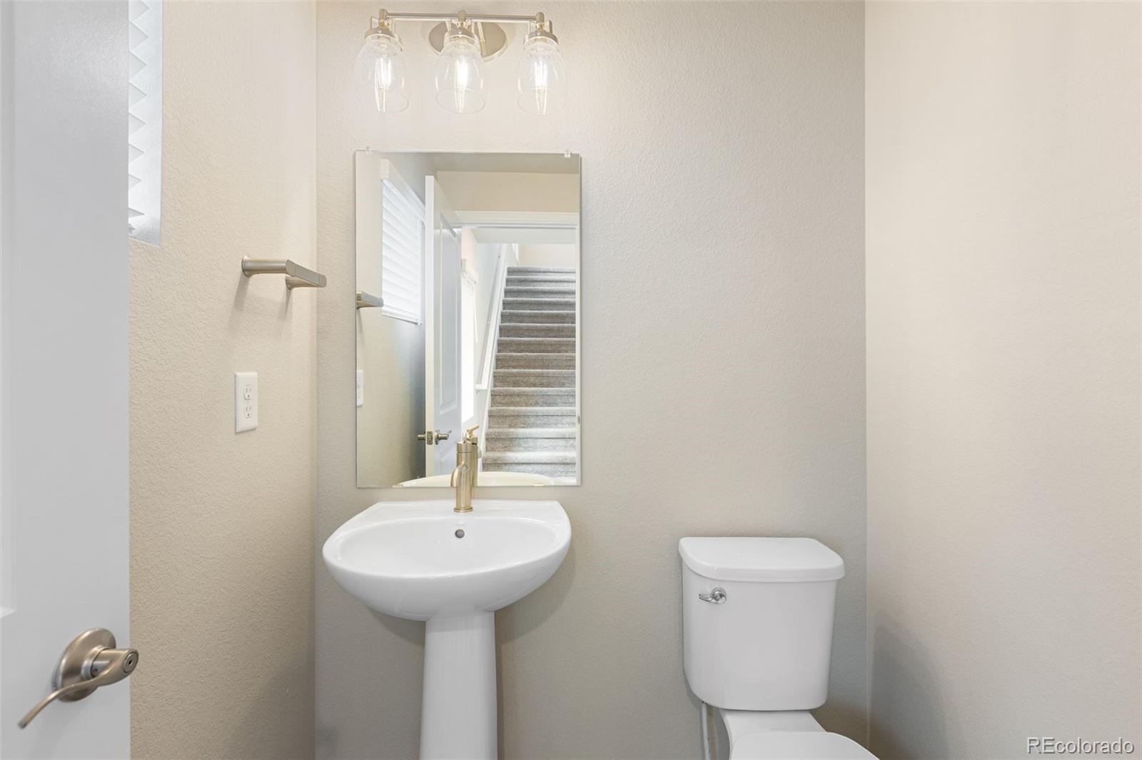 MLS Image #15 for 21011 e 63rd drive,aurora, Colorado